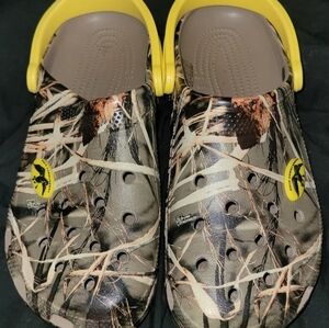 NEW Crocs "Duck Commander" limited edition (NEVER WORN)